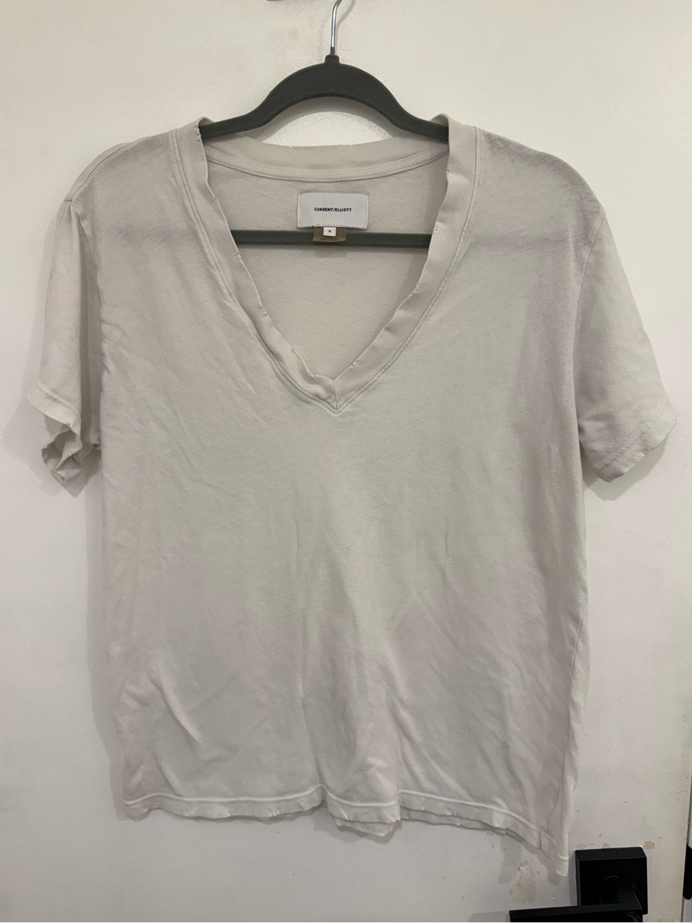 Current/Elliott White Distressed V Neck T-Shirt (2/M)